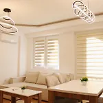 S Lux Center