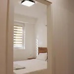 S Lux Center *