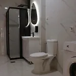 S Lux Center *