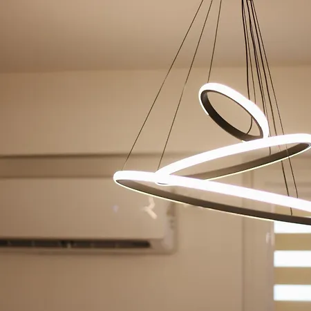 アパート S Lux Center *