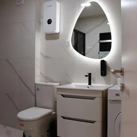 アパート S Lux Center スコピエ