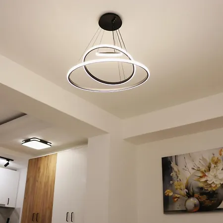 S Lux Center アパート