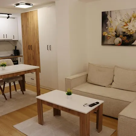 S Lux Center スコピエ