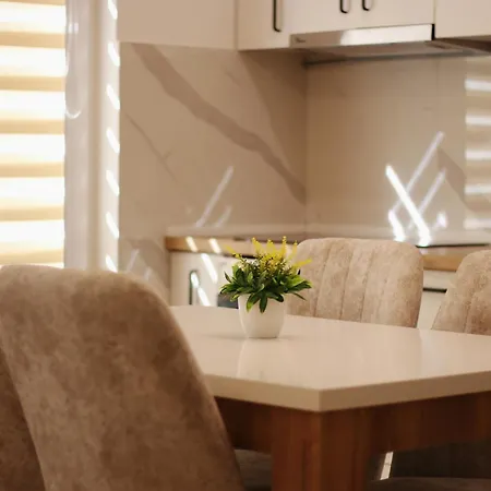 S Lux Center * スコピエ