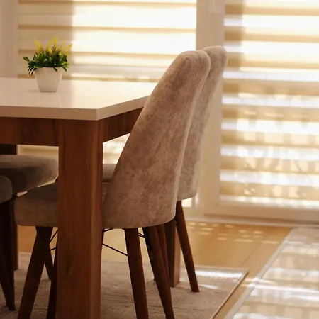 S Lux Center * スコピエ