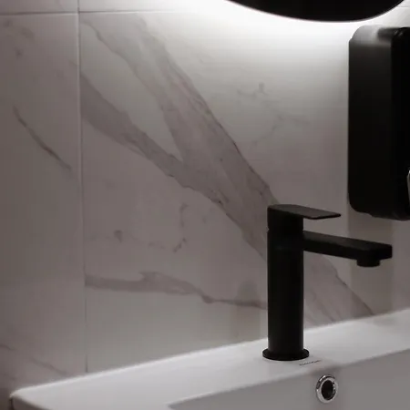 アパート S Lux Center *