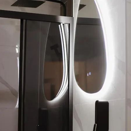 S Lux Center * スコピエ