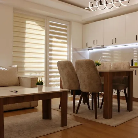 S Lux Center * スコピエ