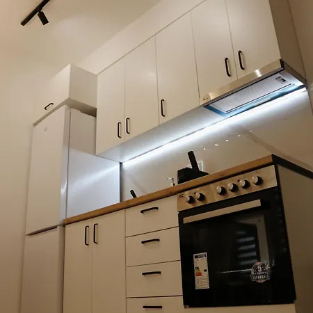 S Lux Center アパート