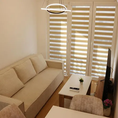 S Lux Center * スコピエ