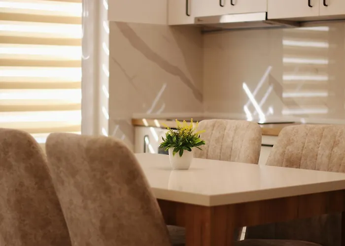 S Lux Center * Üsküp