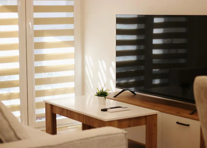 S Lux Center * Üsküp