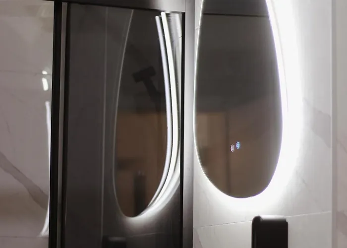 S Lux Center * Üsküp